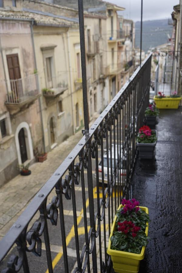 Da Cleo-Nel Cuore Del Barocco Siciliano Raguse Extérieur photo